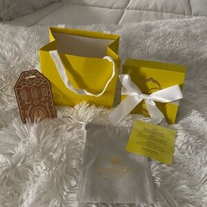 Kendra Scott Yellow Gift Set with White Ribbon